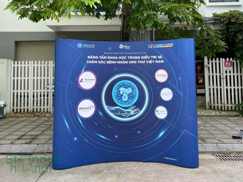Backdrop di động là gì? Ứng dụng của backdrop trong sự kiện