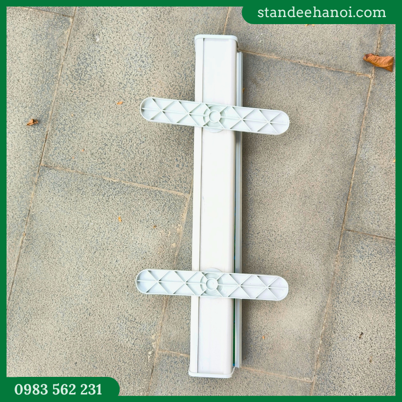 Giá cuốn nhựa - Standee cuốn nhựa