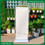Standee kiểu cửa đế sắt