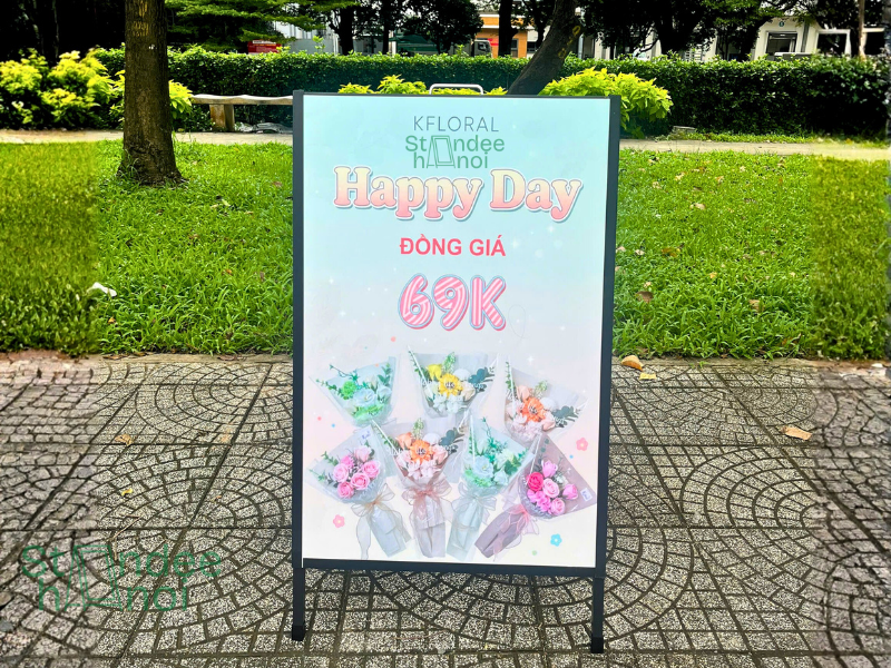 Standee Chữ A 1 Mặt: Nhỏ Gọn Nhưng Hiệu Quả Bất Ngờ!