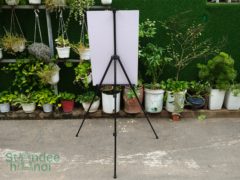 5 khác biệt giữa standee chữ A 2 mặt và standee chữ A 3 chân