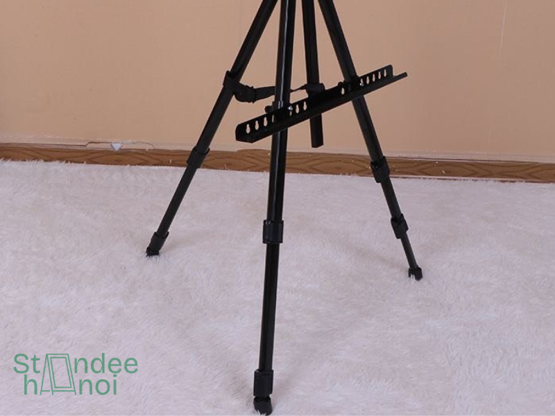 5 khác biệt giữa standee chữ A 2 mặt và standee chữ A 3 chân