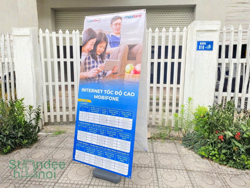 Standee X đế nước: 4 ưu điểm khi quảng cáo ngoài trời