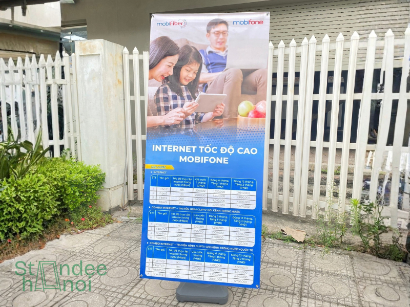 Standee X đế nước: 4 ưu điểm khi quảng cáo ngoài trời